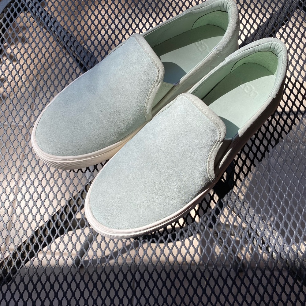 UGG Women or mens Jass Suede Slip-on Loafer